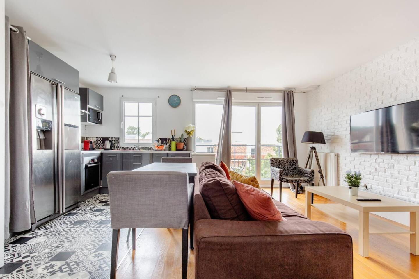 Artist Retreat Apartment Noisy-le-Grand ภายนอก รูปภาพ